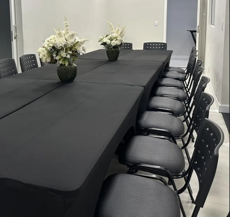 Sala Conexão — mesas em bloco